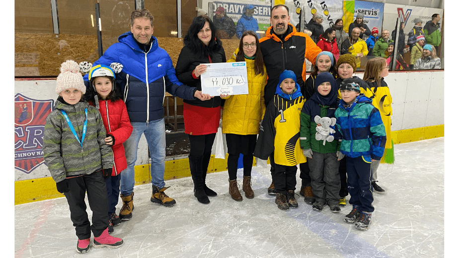 Vybraná částka 44.030 Kč byla předána do rukou Domácího hospice Setkání v Rychnově nad Kněžnou.