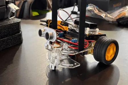 Isover podpořil soutěž Robotrack v Týništi nad Orlicí