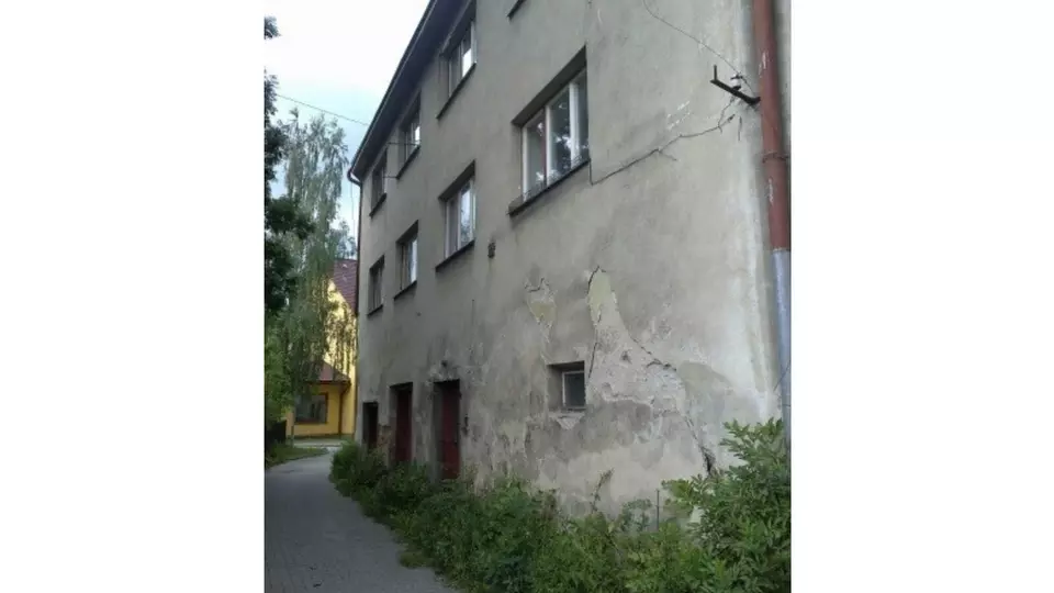 chyby-pri-zateplovani-fasady-isover-neocistena-zed