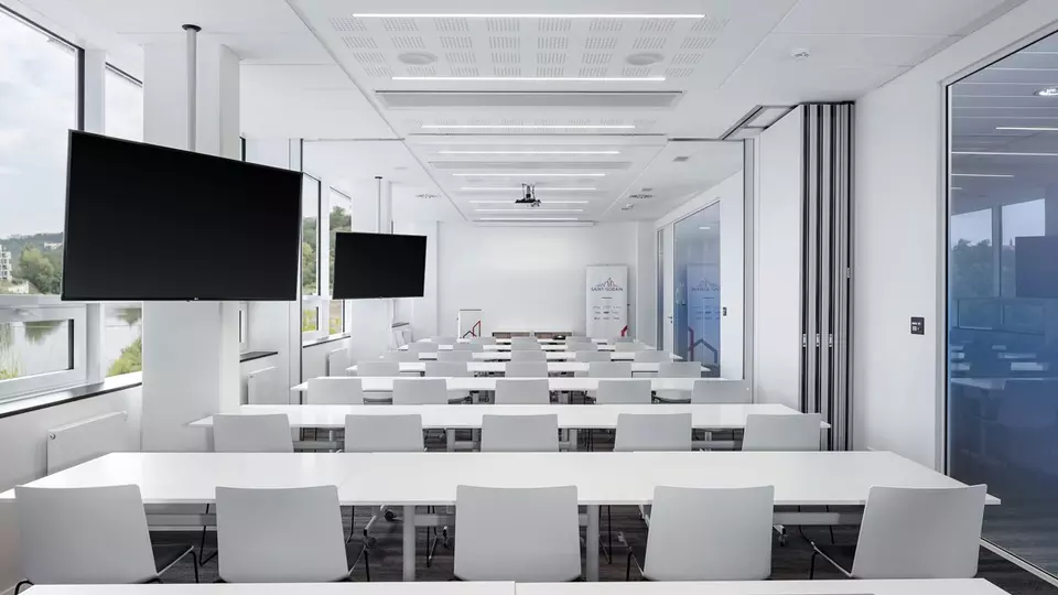Saint-Gobain zasedací místnost