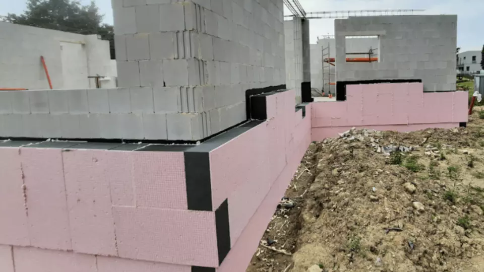 Isover Ground Protect 29 – výkonná novinka Isover pro sokl a spodní stavbu