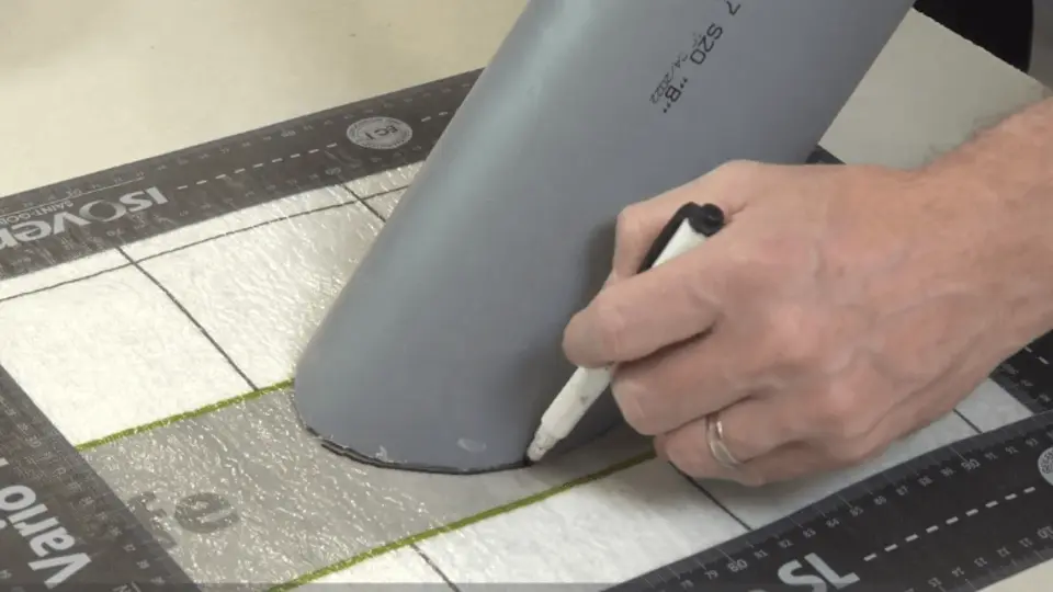 Přiložíme potrubí a obkreslíme elipsu