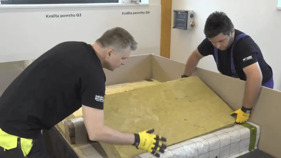 Stejně se postupuje i s čedičovou minerální deskou