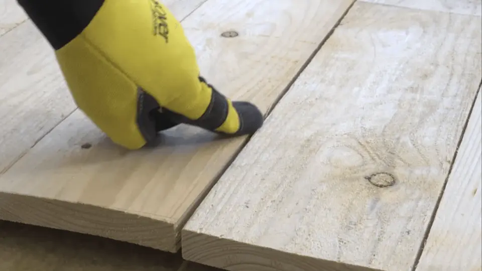 Na rošt položte prkna