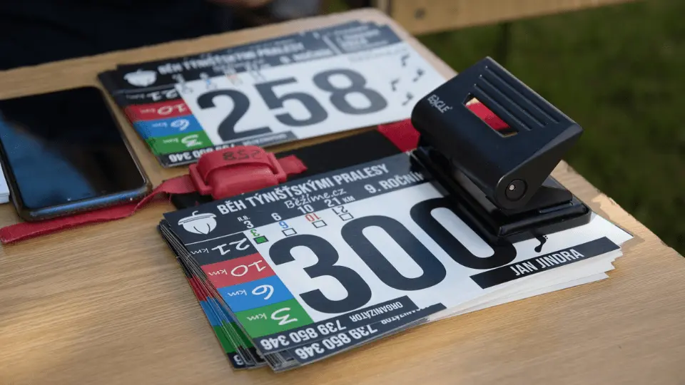 Charitativní běh týnišťskými pralesy podpořil malého Tomíka