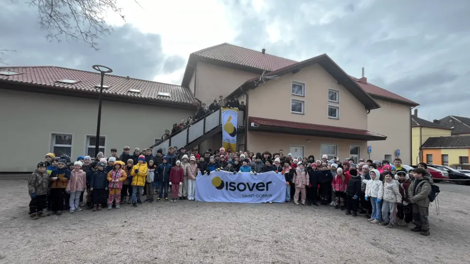 Isover v Častolovicích se zapojil do akce „Ukliďme Česko“