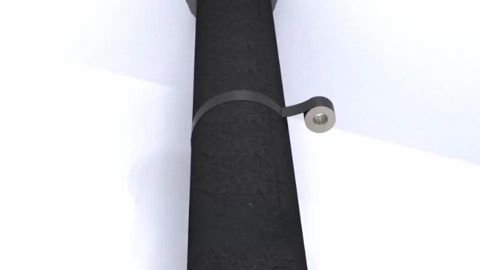 Přelepení příčného spoje černou hliníkovou páskou Protect Black Tape.